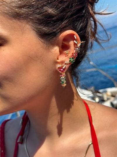 Özel Seri Yeşil Taş Detay Fuşya Çiçek Figür Önden C Model Plaka Halka Küpe Kombini