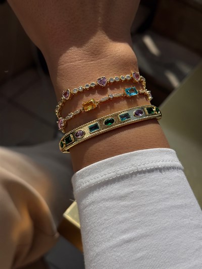 Özel Seri Yeşil Taş Detay Geometrik Figür Sıralı Kelepçe Bileklik Kombini