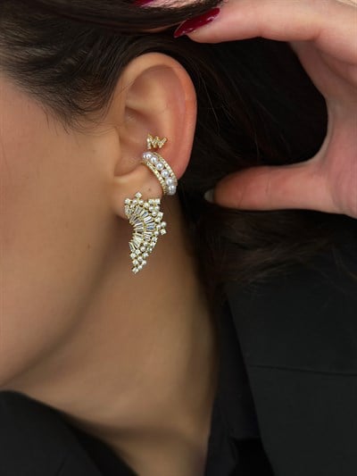 Özel Seri Zirkon Baget Taş ve İnci Detay Tasarım Kanat Küpe Kombini