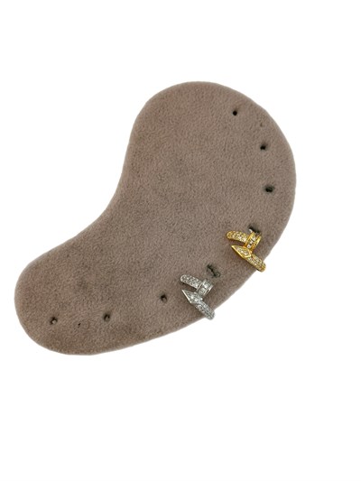 Özel Seri Zirkon Taşlı Çivi Model Kıkırdak Küpe