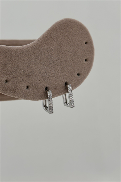 Özel Seri Zirkon Taşlı Dikdörtgen Model Küpe