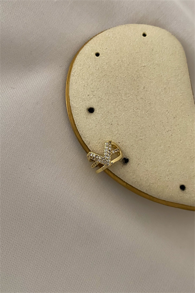 Özel Seri Zirkon Taşlı V Model Kıkırdak Küpe