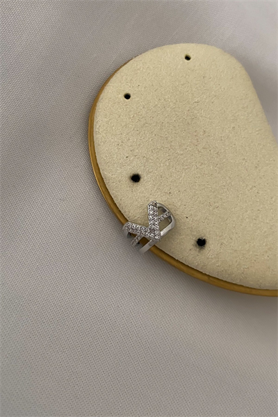 Özel Seri Zirkon Taşlı V Model Kıkırdak Küpe