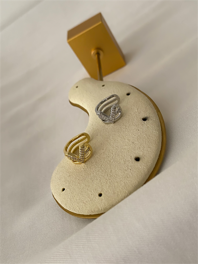 Özel Seri Zirkon Taşlı V Model Kıkırdak Küpe