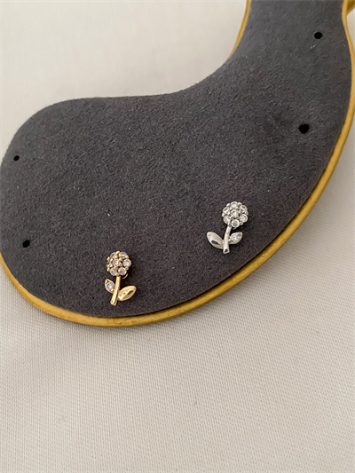 Özel Seri Zirkon Taşlı Yapraklı Çiçek Piercing