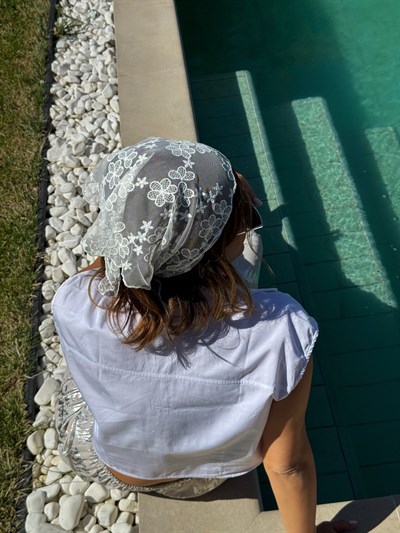 Papatya Çiçek Figür Kısa Model Dantel Üçgen Bandana & Fular