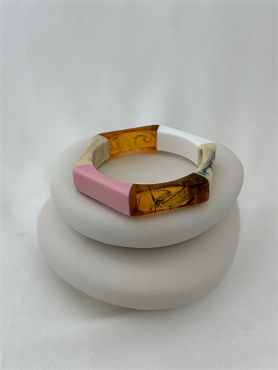 Pembe Detay Üç Renkli Altıgen Kemik Model Bileklik (İç Çap:6.5cm)