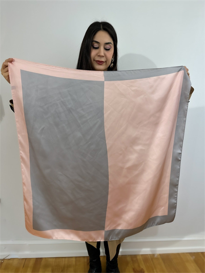 Pembe Ve Gri Renk Detaylı Fular (90*90)
