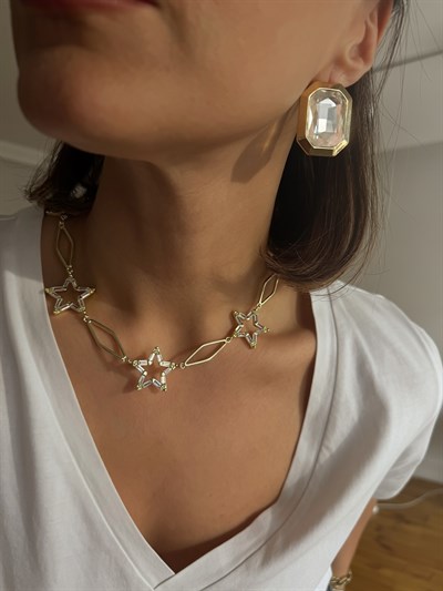 Plaka Kenar Detay Tasarım Kristal Taş Küpe Kombini