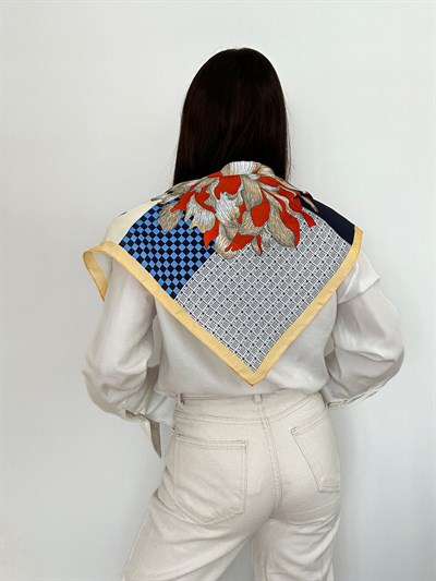 Renkli Çiçek Desenli Fular (70 * 70)