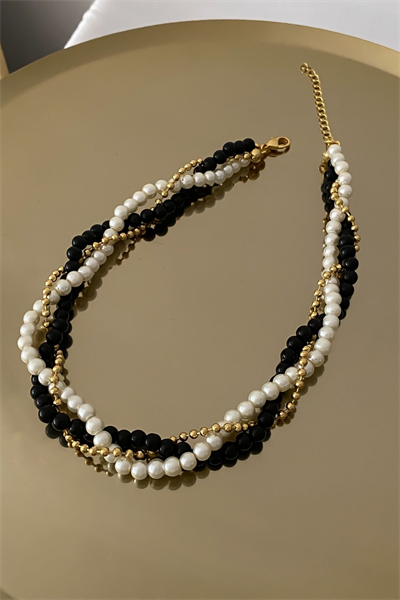 Siyah Beyaz Boncuk Gold Topçuk Detay Örme Model Kolye (48 Cm)