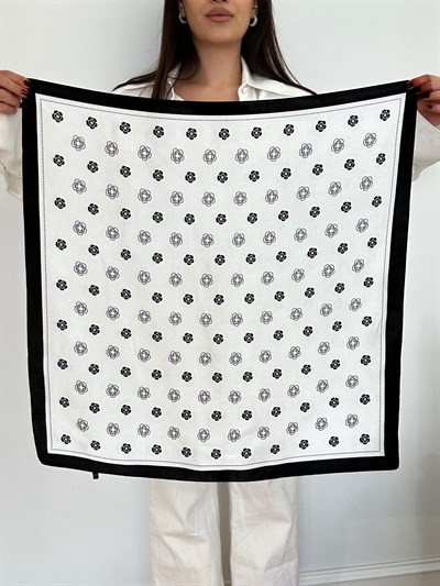 Siyah Beyaz Çiçek Desen Fular (70 * 70)