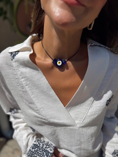 Siyah Deri İpte Nazar Cam Boncuk Asansörlü Choker Kolye