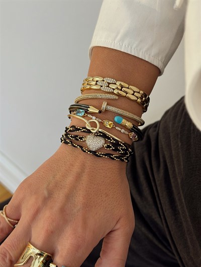 Siyah Kalem Bileklik Kombini