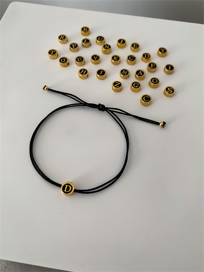 Siyah Mineli Harf Asansörlü Siyah İp Bileklik