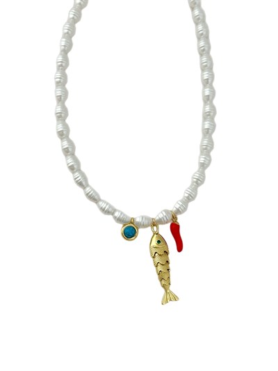 Suni İnci Sıralı Balık Figür Çoklu Charmlı Uç Sallantılı Kolye (48 Cm)