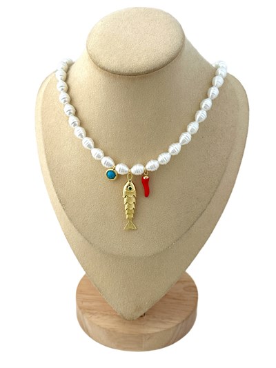 Suni İnci Sıralı Balık Figür Çoklu Charmlı Uç Sallantılı Kolye (48 Cm)
