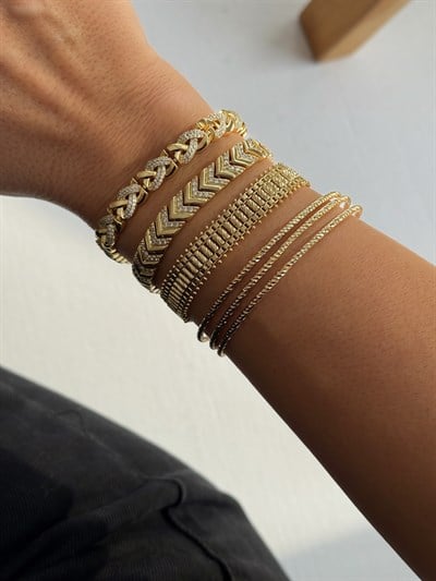 Tırtık Desenli Ajda Model Üçlü Kelepçe Bileklik Kombini