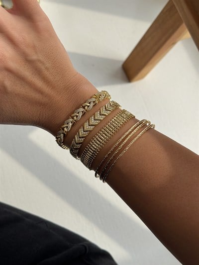 Tırtık Desenli Ajda Model Üçlü Kelepçe Bileklik Kombini