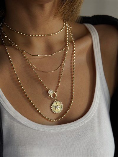 Topçuklu Tel Choker Kolye Kombini