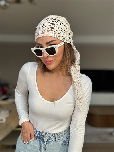 Üçgen Örme Dantelli Ekru Pareo