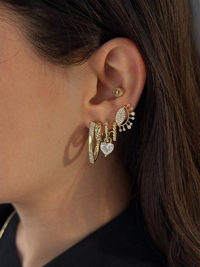 Zirkon Taş Kalp Figür Sallantılı Üçlü Görünüm Plaka Kıvrımlı Küpe Kombini