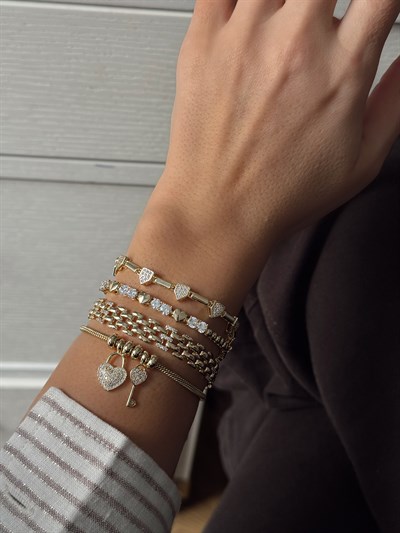 Zirkon Taşlı Tasarım Hasır Zincir Bileklik Kombini