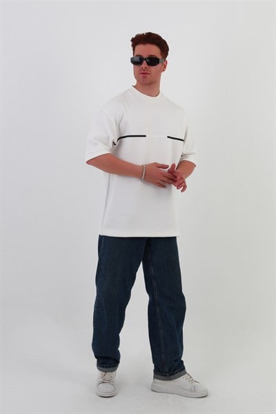 İnce Şeritli Beyaz Oversize Erkek T-shirt