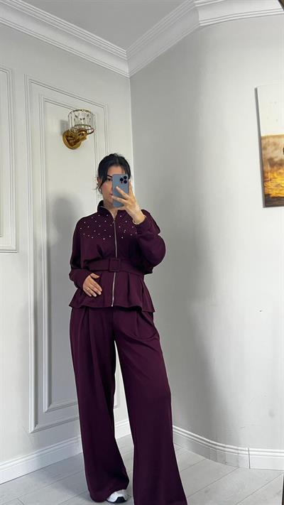 Dik Yaka Fermuarlı Taşlı Kemerli Modal Kumaş Bordo