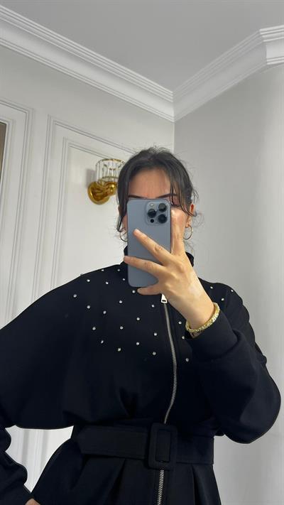 Dik Yaka Fermuarlı Taşlı Kemerli Modal Kumaş Siyah