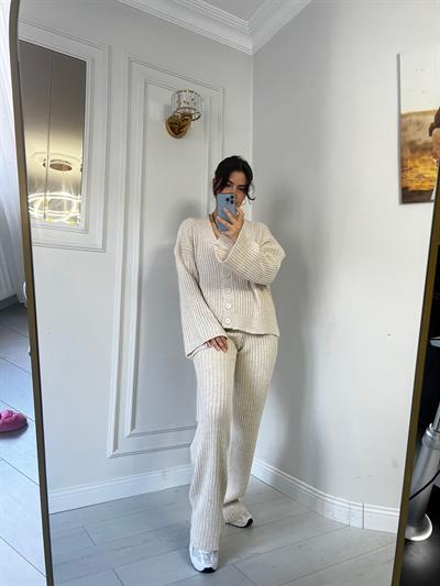 Düğmeli Hırka Alt Üst Triko Takım Bej