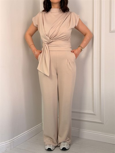 FİYONK DETAYLI TAKIM BEJ