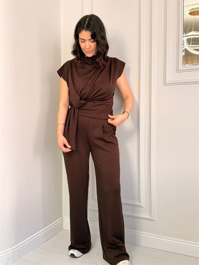 FİYONK DETAYLI TAKIM KAHVERENGİ