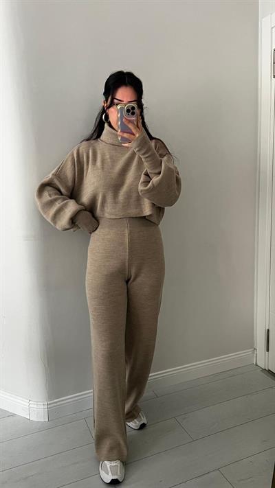 Parmak Geçmeli Alt üst Triko Takım Bej