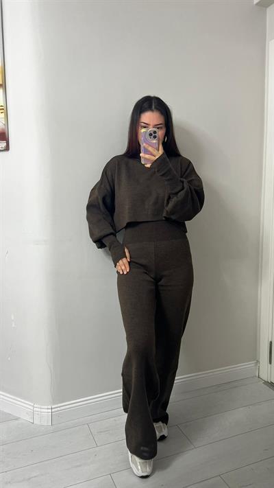 Parmak Geçmeli Alt üst Triko Takım Kahve