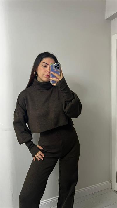 Parmak Geçmeli Alt üst Triko Takım Kahve