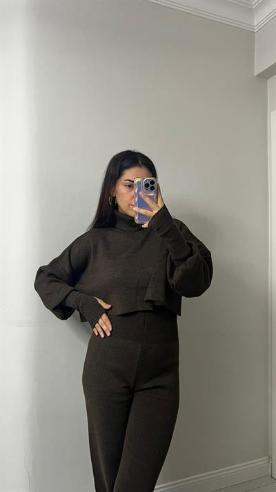 Parmak Geçmeli Alt üst Triko Takım Kahve