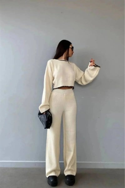Kadın Oversize Triko Takım – Geniş Paça ve Rahat Kalıp