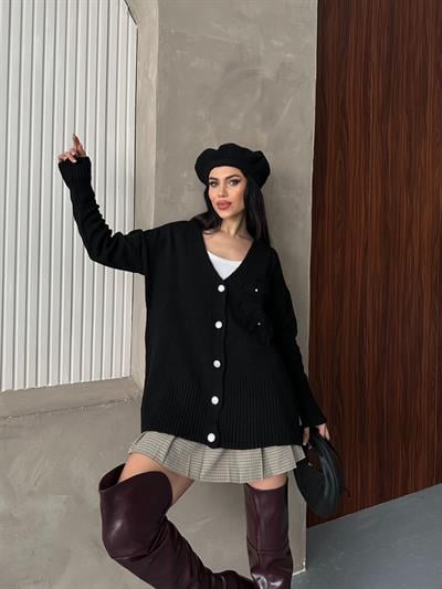 Kristal Düğme Ve Süzene Detaylı Triko Hırka Oversize Siyah