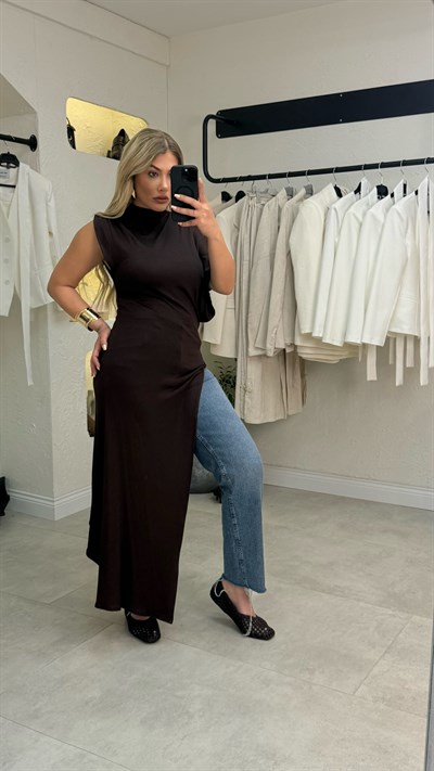 Kahve Penye Yüksek Yaka Tek Yarasa Kol Detaylı Verev Bluz