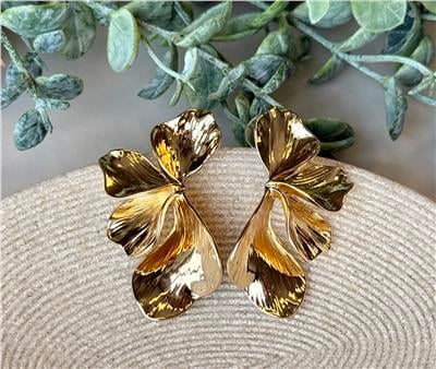Gold Dokulu Yaprak Form Küpe