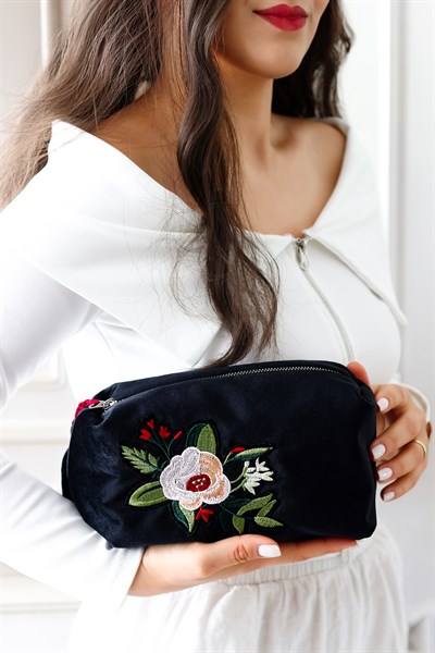 APLİKELİ KADİFE MAKYAJ ÇANTASI & CLUTCH *siyah*