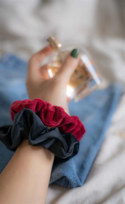 KADİFE SCRUNCHIE SAÇ TOKASI SETİ (2Lİ) – SİYAH & BORDO | Telafabric