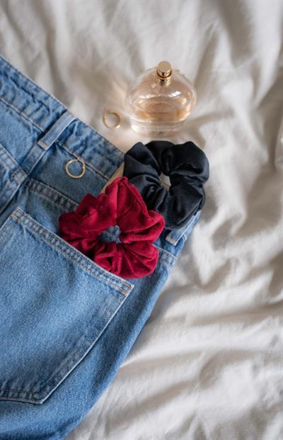 KADİFE SCRUNCHIE SAÇ TOKASI SETİ (2Lİ) – SİYAH & BORDO | Telafabric