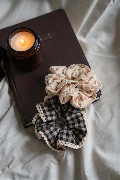 PÖTİKARE & ÇİÇEKLİ İKİLİ LASTİK TOKA (SCRUNCHIE ) SETİ