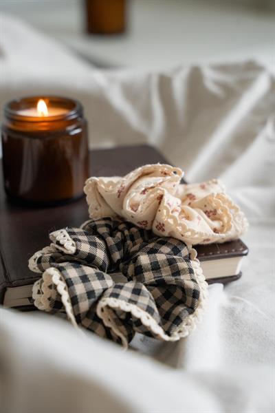 PÖTİKARE & ÇİÇEKLİ İKİLİ LASTİK TOKA (SCRUNCHIE ) SETİ