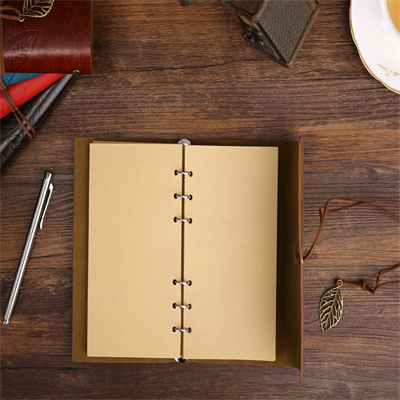 Deri Yaprak Desenli Çizgisiz Defter