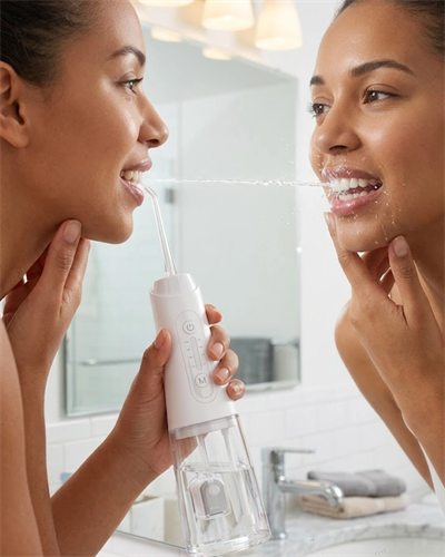 IPX7 Su Geçirmez Şarjlı Ağız Duşu 320 ml Su Tanklı Ayarlanabilir Basınçlı