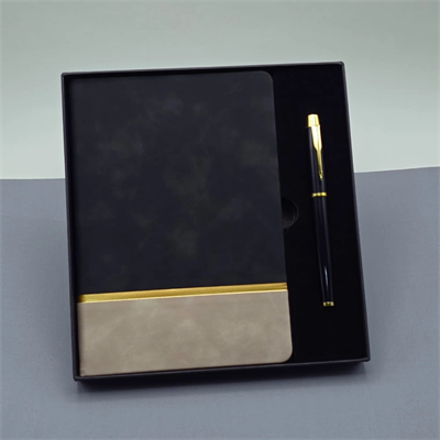Siyah Gold Detaylı Termo Deri Defter Ve Metal Roller Kalem Hediye Seti