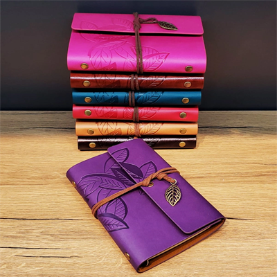 Yaprak Desenli Deri Defter Asorti